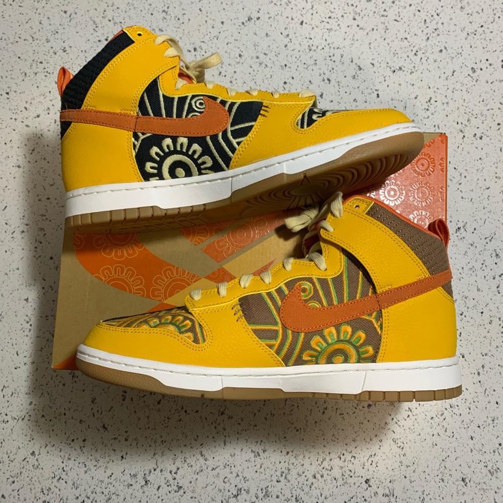 *SOLD* Nike SB PRM Somos Familia size 10.5
